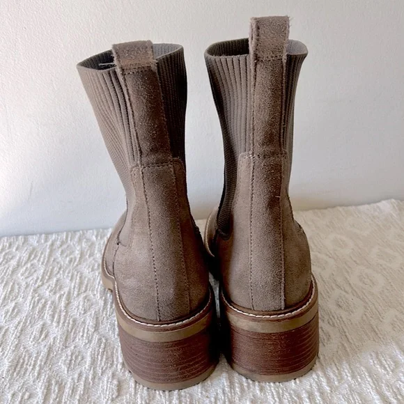 Steve Madden EUC Kiley Chelsea Suede Ankle Boots - Picture 6 of 14